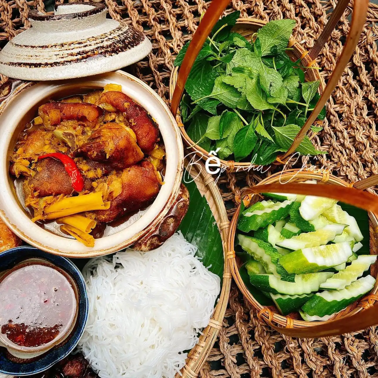 Tối nay chưa biết ăn gì, tham khảo ngay 30 mâm cơm nhà ngon miệng đẹp mắt - 3