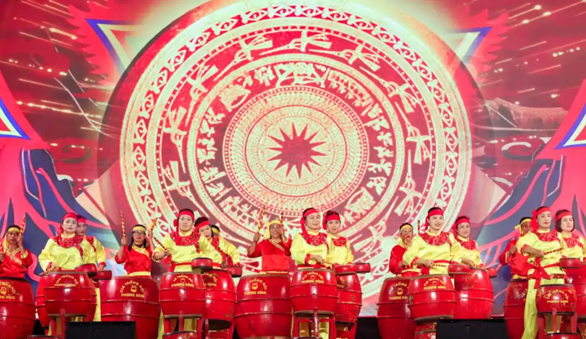 Múa trống khai hội Chợ Viềng Xuân 2026.